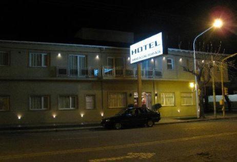 Hotel Mirasierras Тандил Экстерьер фото